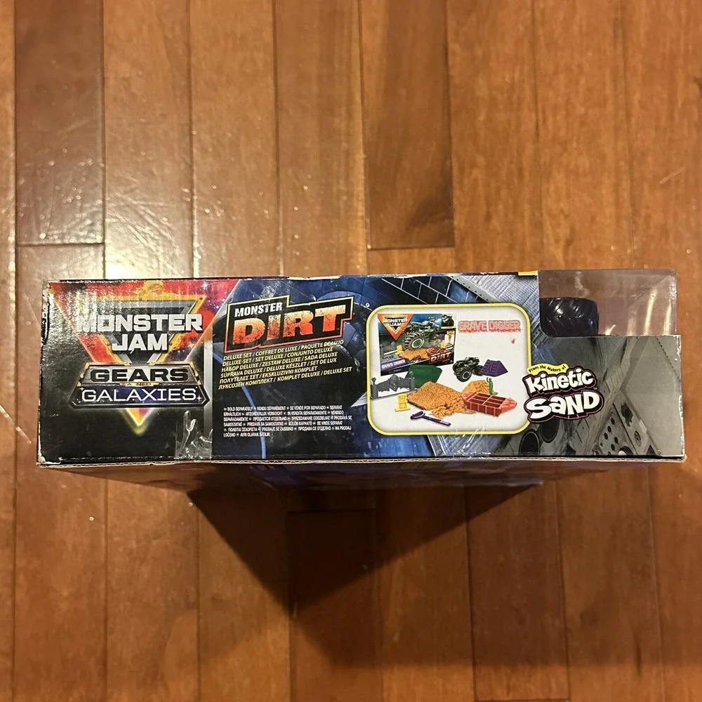 Monster Jam Gears and Galaxies‎ Max D VS Monster Mutt Special Edition Arena New